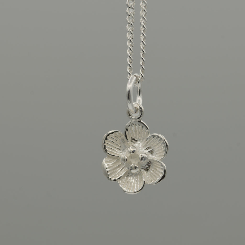 Blomma i silver
