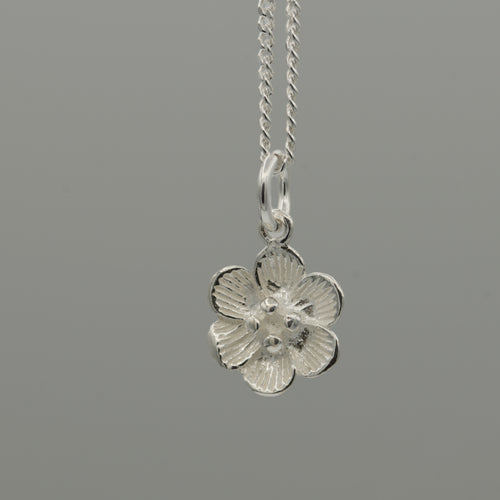 Blomma i silver