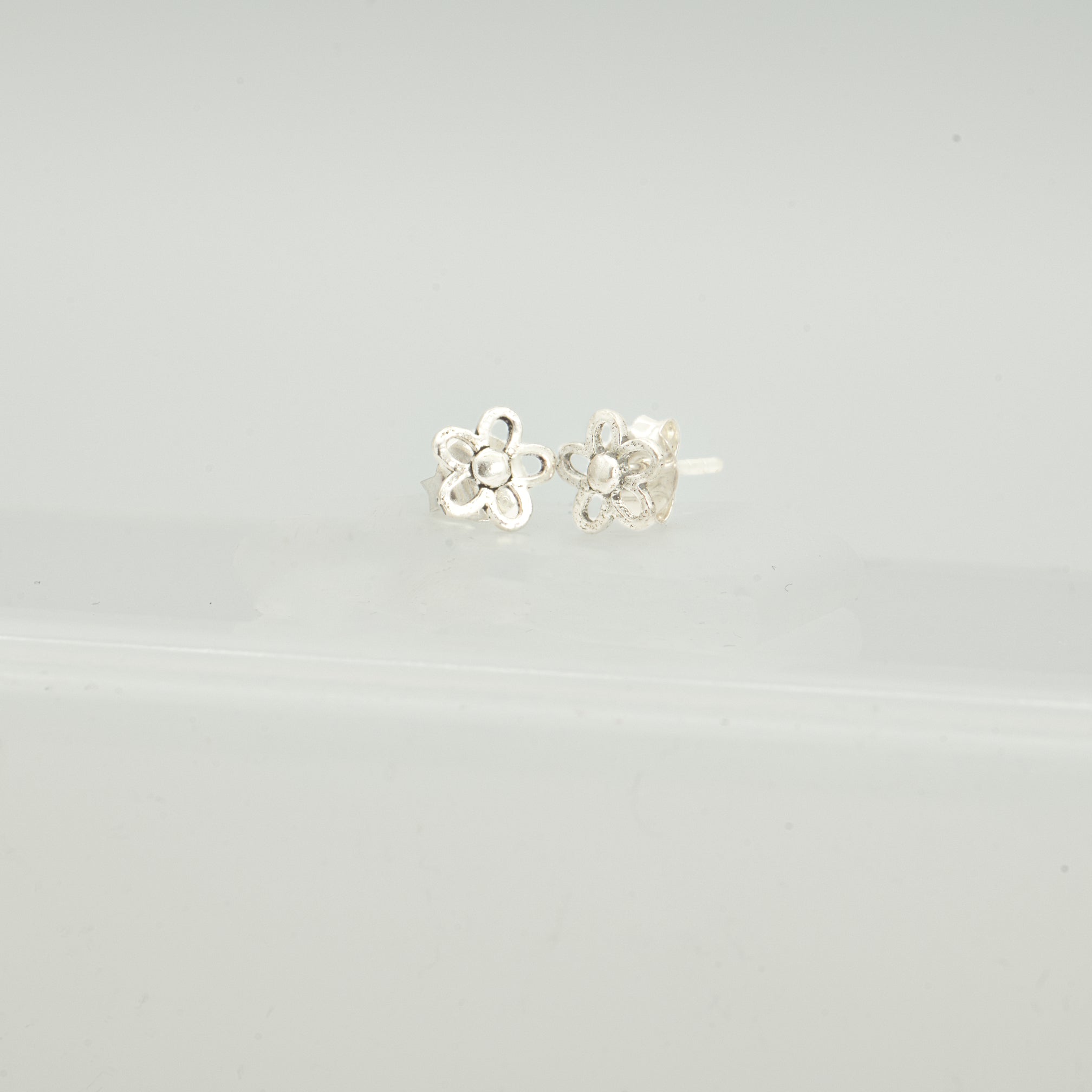 Örhänge silver blomma